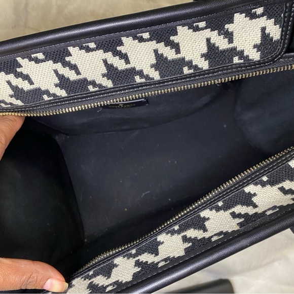 Excellent Condition Kate Spade Ella Houndstooth Jacquard
Tote Bag - Picture 11 of 16